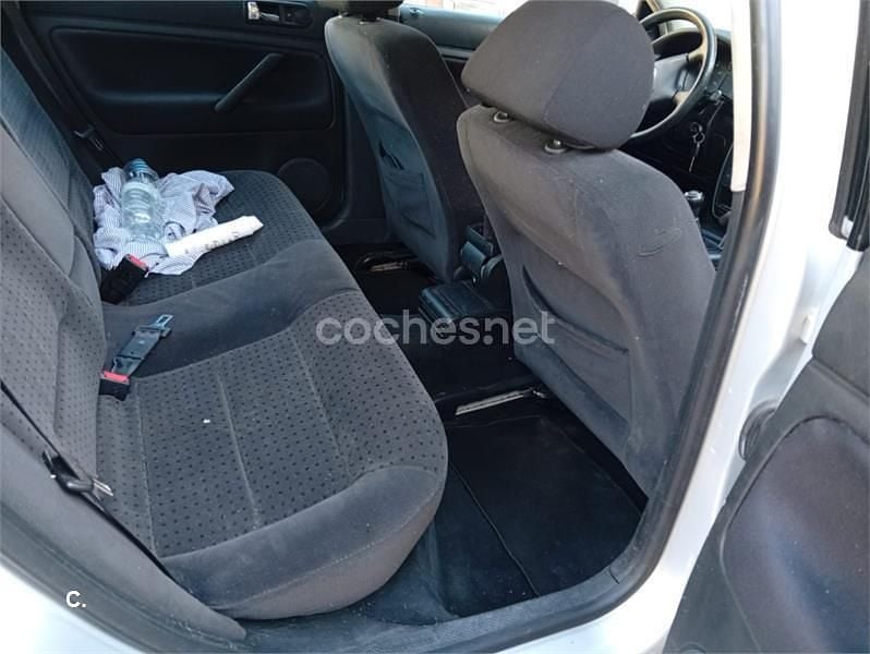 Usado VW Passat Advance 130 CV (95 kW) 2002 Negro Berlina