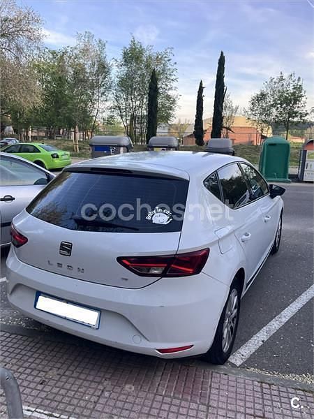 Usado Seat Leon Style 105 CV (77 kW) 2013 Blanco Berlina
