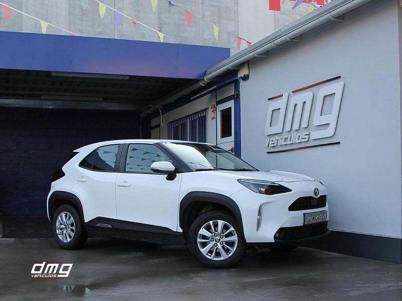 Blanco Usado 2023 Toyota Yaris Active Berlina | 20.490 € (Precio justo) - Imagen 1/4