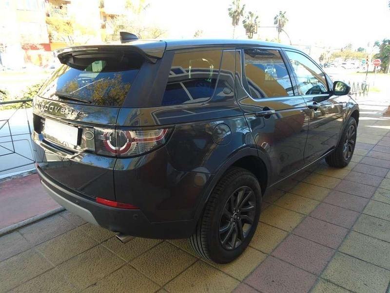 Usado Land Rover Discovery Sport HSE Luxury 180 CV (132 kW) 2018 Gris / plata SUV