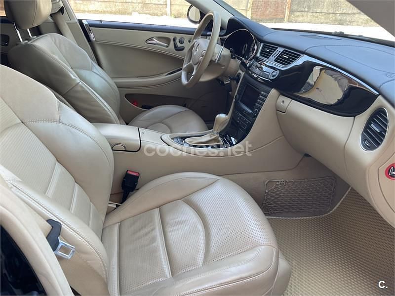 Negro Usado 2006 Mercedes CLS55 AMG AMG Berlina | 25.000 € - Imagen 1/4