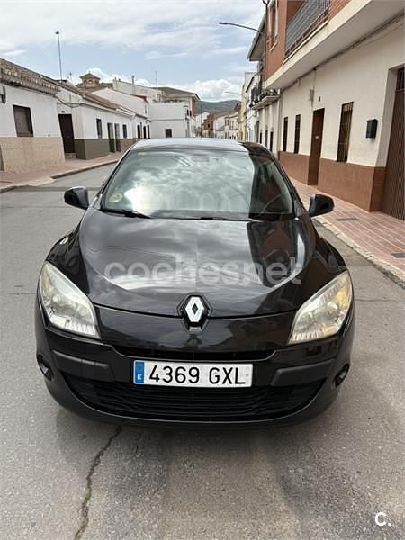Usado Renault Mégane Dynamique 105 CV (77 kW) 2010 Negro Berlina