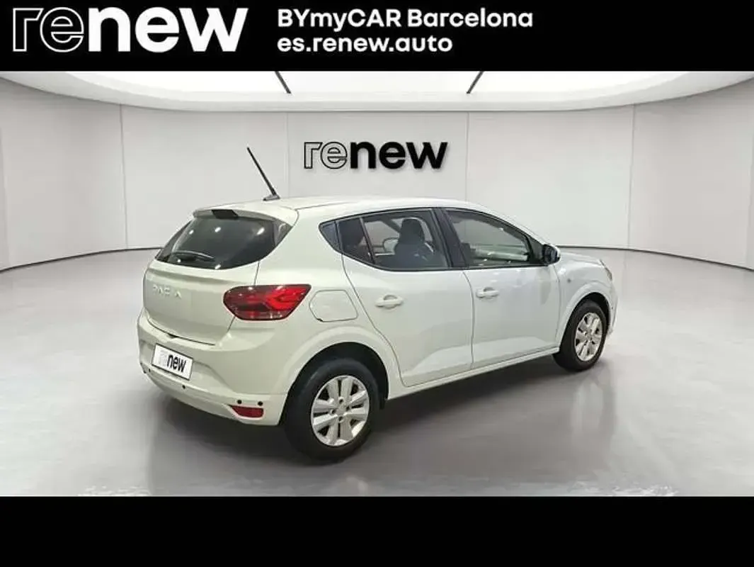 Usado Dacia Sandero Expression 101 CV (74 kW) 2023 Blanco Berlina