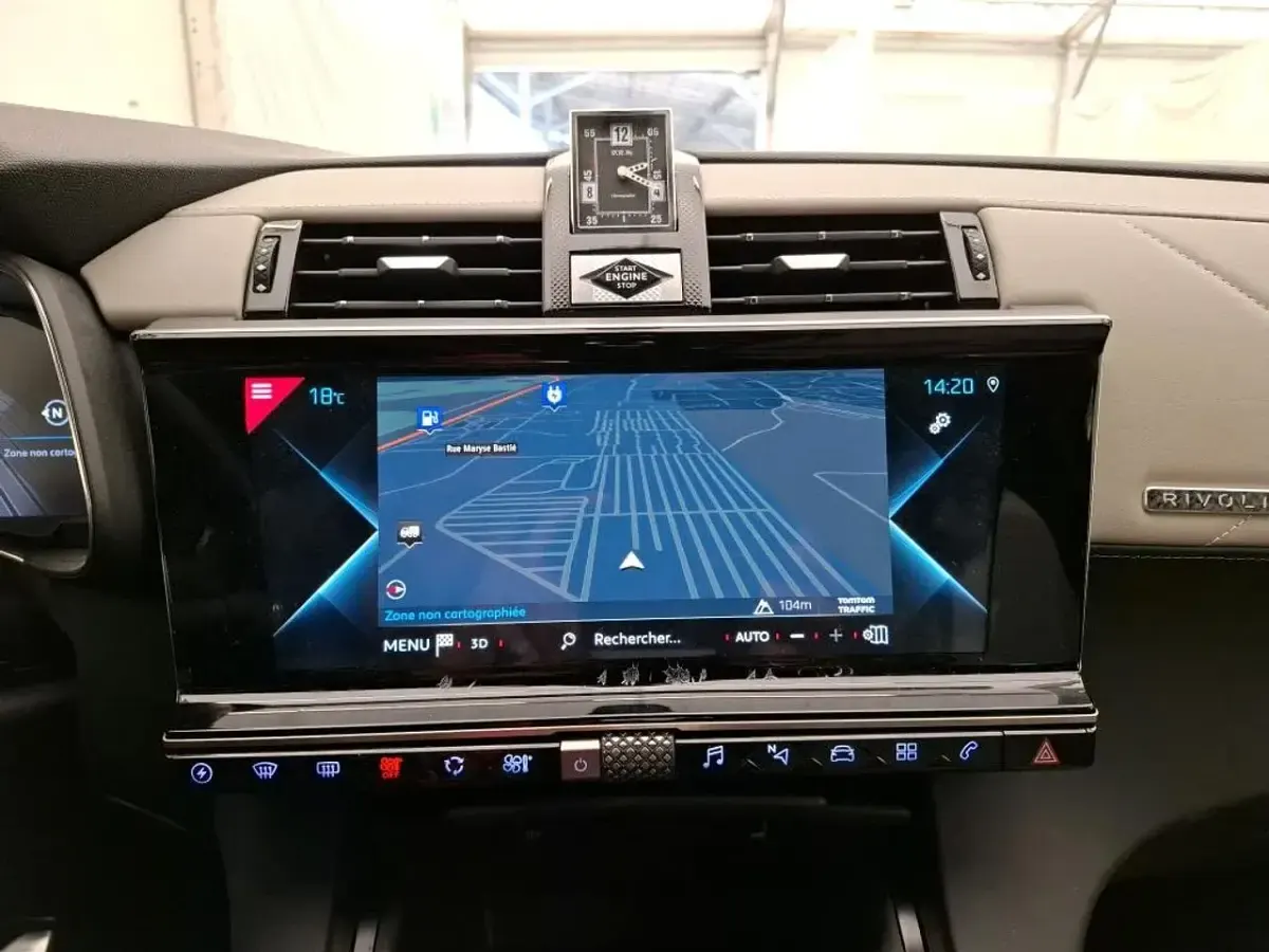 Usado DS Automobiles DS7 Crossback Grand Chic 225 CV (165 kW) 2021 Beige metalizado SUV