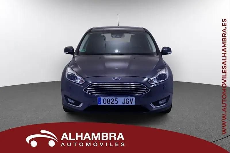 Begagnad Ford Focus Titanium 150 HK (110 kW) 2015 Beige Sedan