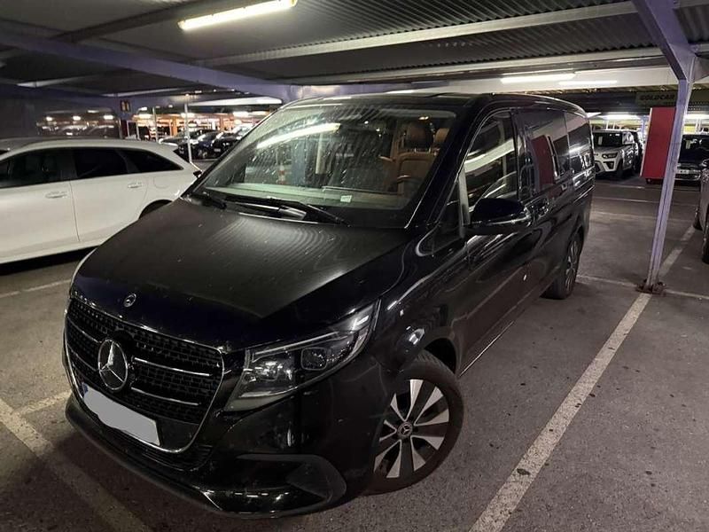 Usado Mercedes V250 Style 190 CV (139 kW) 2024 Negro Monovolumen