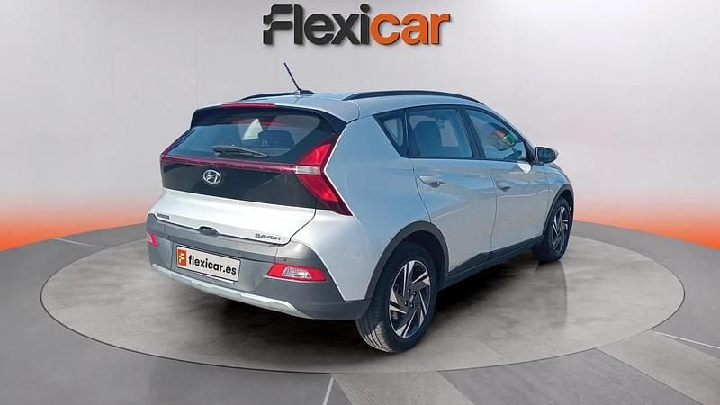 Usado Hyundai Bayon 101 CV (74 kW) 2023 Gris SUV