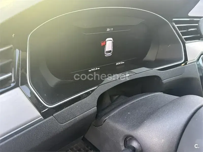 Usado VW Passat Sport 150 CV (110 kW) 2015 Gris / plata Familiar