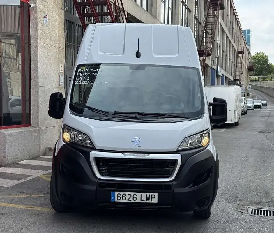Usado Peugeot Boxer S 140 CV (102 kW) 2022 Blanco Van
