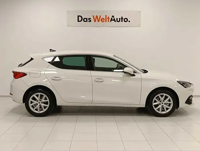 Usado Seat Leon Style 116 CV (85 kW) 2025 Blanco