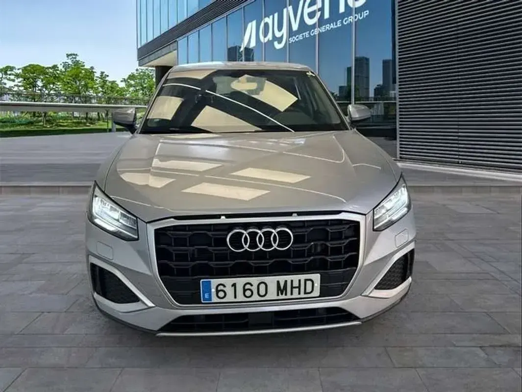 Usado Audi Q2 Advanced Plus 116 CV (85 kW) 2023 Plateado SUV