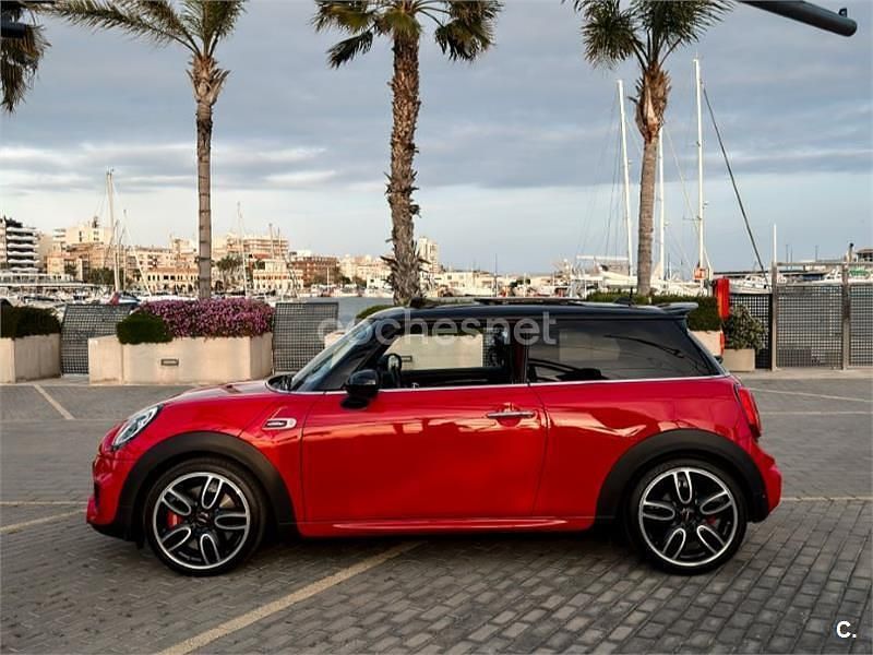 Usado Mini John Cooper Works 231 CV (169 kW) 2016 Rojo Utilitario