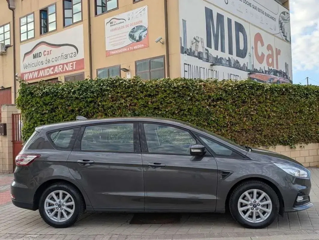 Usado Ford S-MAX Titanium 150 CV (110 kW) 2021 Gris Monovolumen