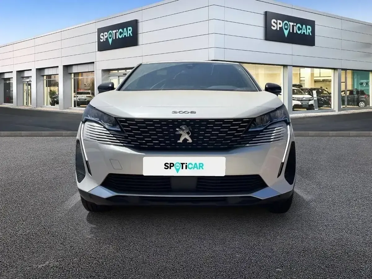 Usado Peugeot 3008 Allure 130 CV (95 kW) 2023 Blanco SUV