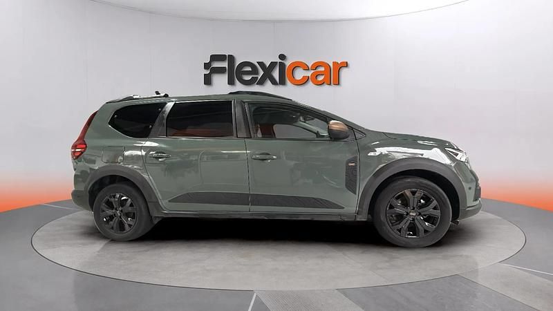 Usado Dacia Jogger Essentiel 101 CV (74 kW) 2025 Verde Monovolumen