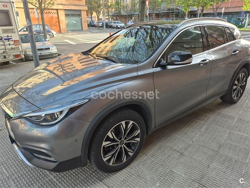Usado Infiniti QX30 Premium 170 CV (125 kW) 2019 Gris / plata SUV