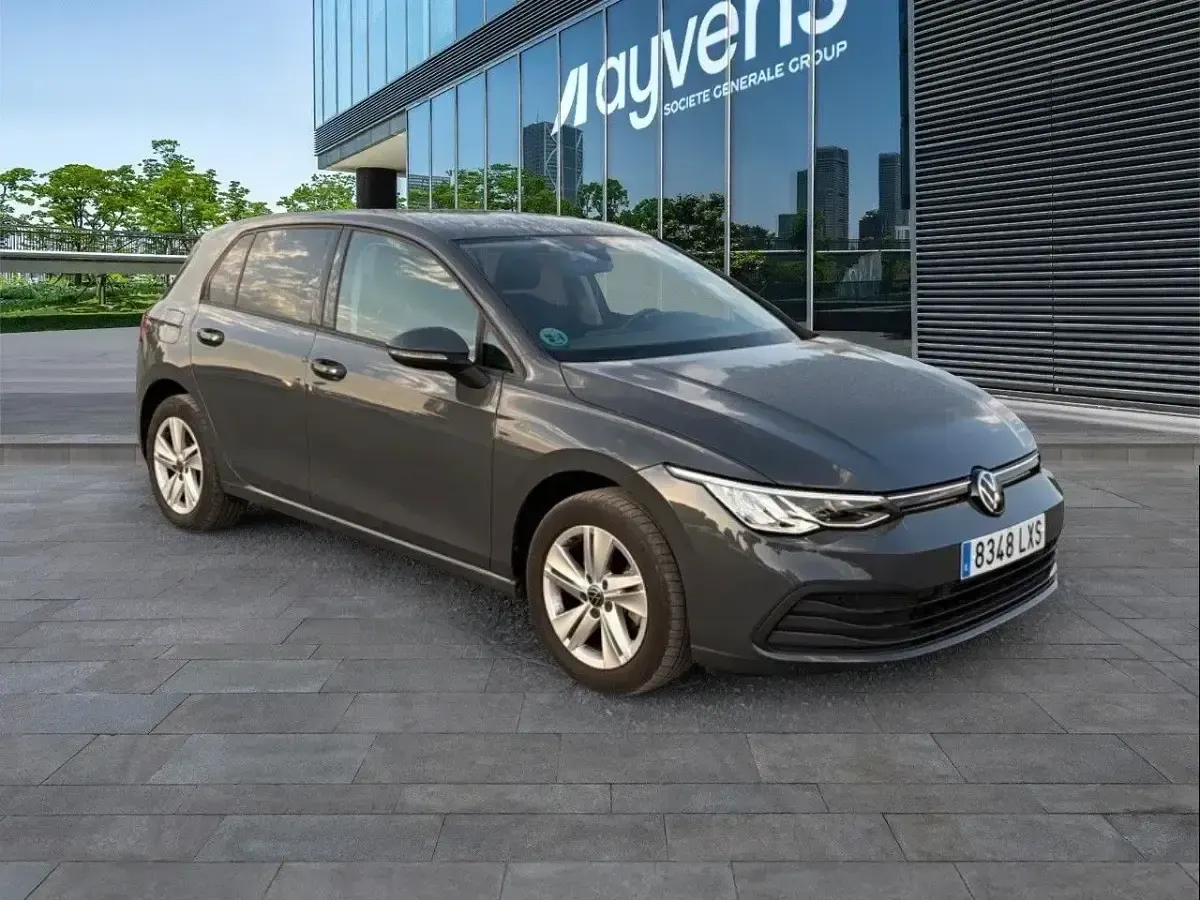 Usado VW Golf VIII Life 110 CV (80 kW) 2022 Gris Utilitario