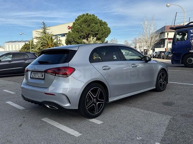 Usado Mercedes A180 116 CV (85 kW) 2021 Gris / plata Berlina