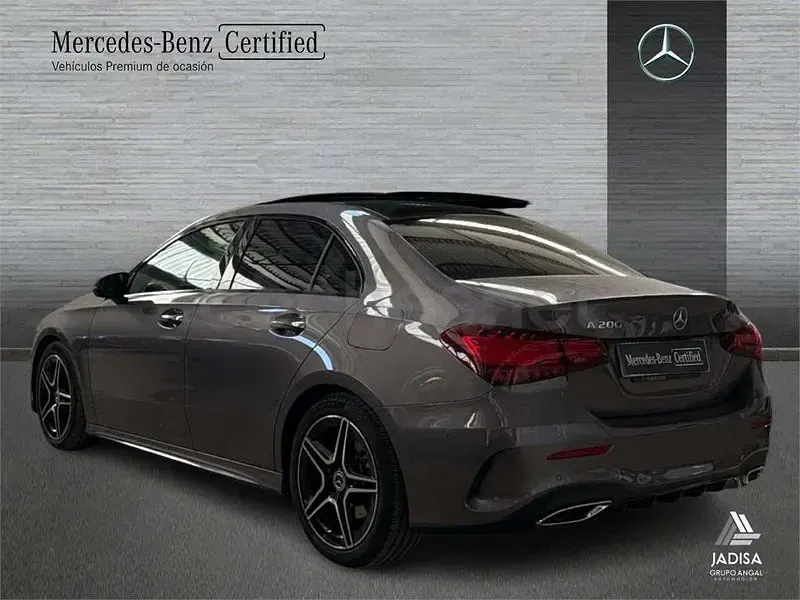 Usado Mercedes A200 163 CV (119 kW) 2025 Gris / plata Berlina