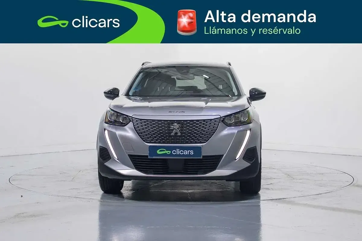 Usado Peugeot e-2008 Allure 100 kW (136 CV) 2022 Gris SUV