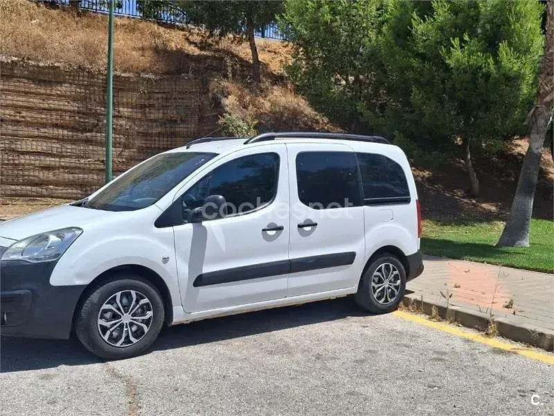 Usado Citroën Berlingo Feel 100 CV (73 kW) 2018 Blanco Monovolumen