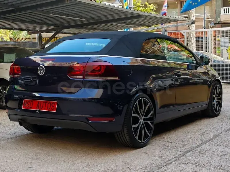 Usado VW Golf Cabriolet 105 CV (77 kW) 2011 Azul Descapotable