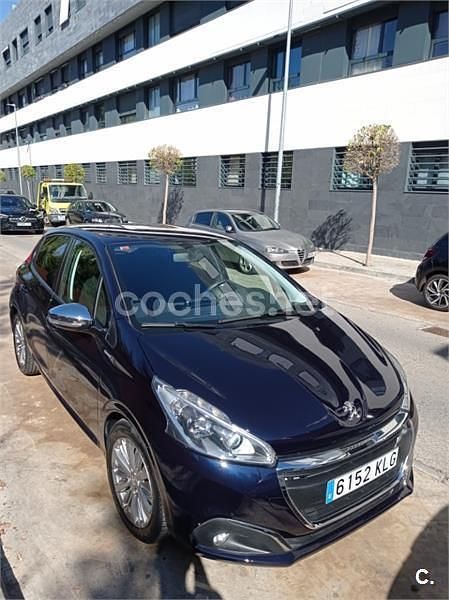 Usado Peugeot 208 Roland Garros 100 CV (73 kW) 2018 Azul Utilitario