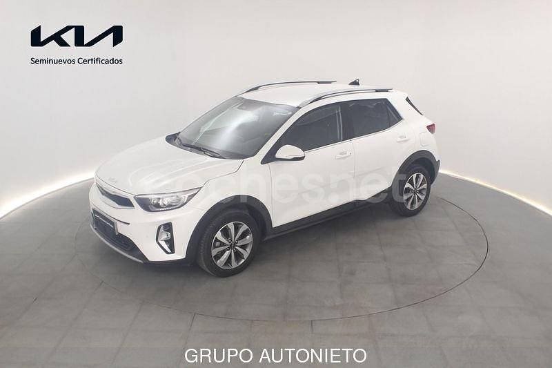 Blanco Usado 2024 Kia Stonic SUV | 20.279 € (Un poco caro) - Imagen 1/4