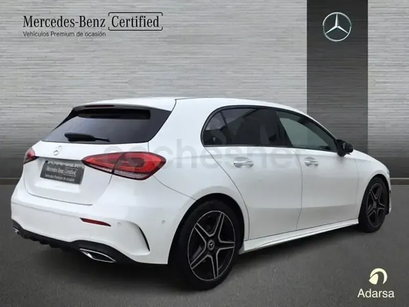 Usado Mercedes A180 AMG line 136 CV (100 kW) 2020 Blanco polar Berlina
