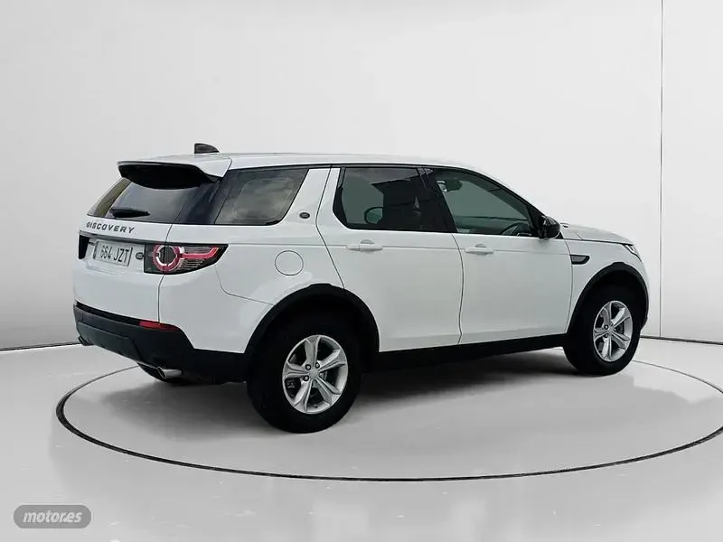 Usado Land Rover Discovery Pure 150 CV (110 kW) 2017 Blanco SUV