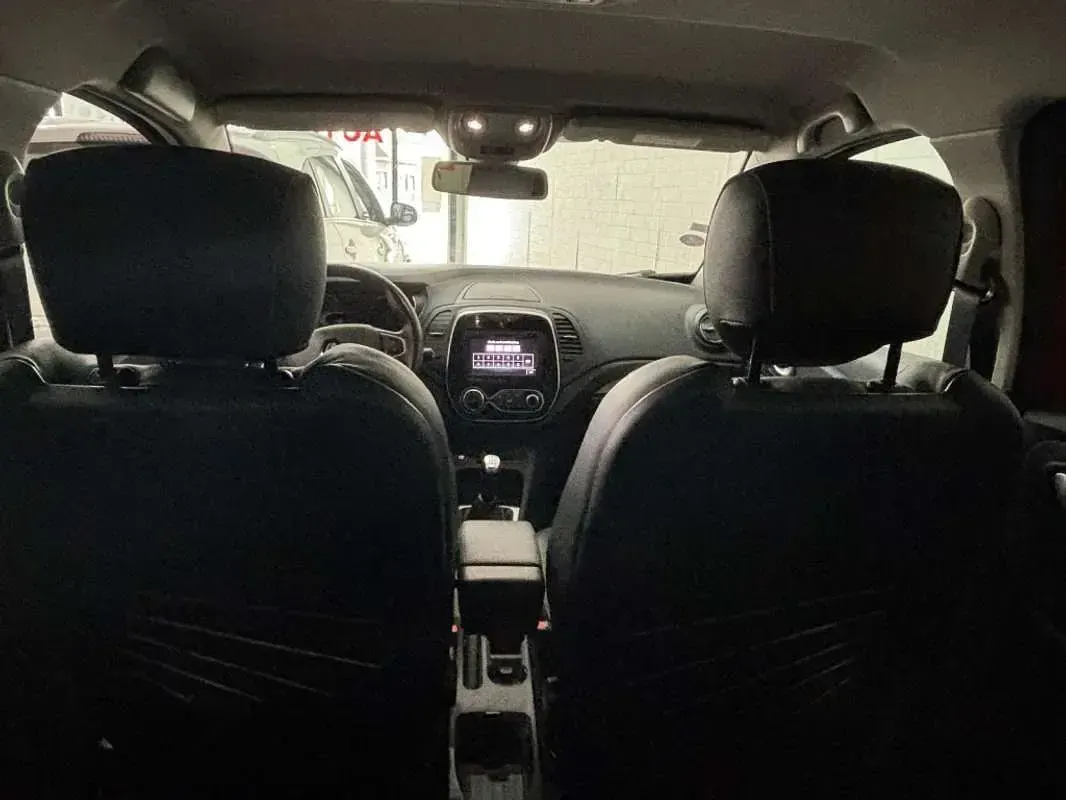 Usado Renault Captur Intens 90 CV (66 kW) 2018 Burdeos SUV