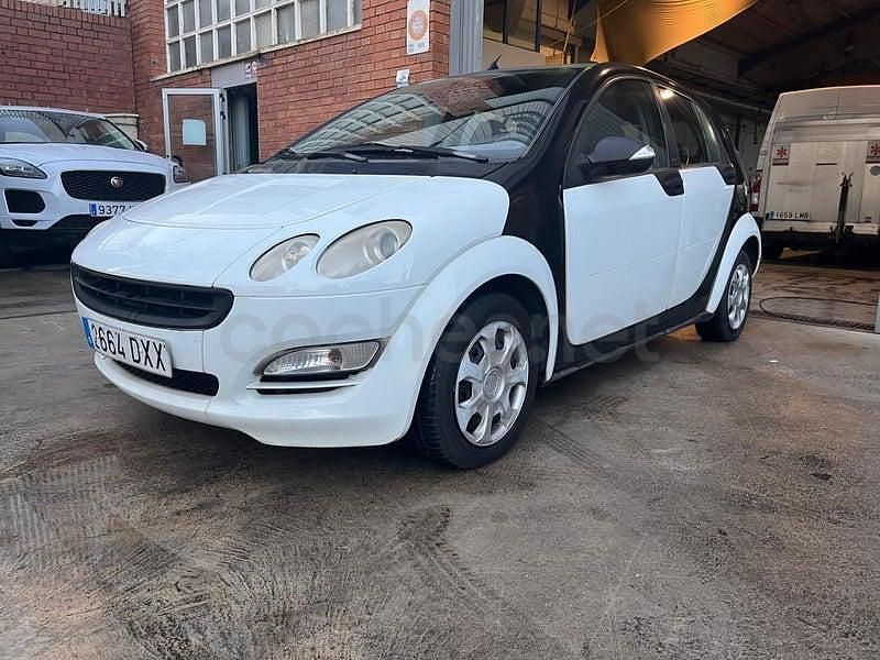 Usado Smart ForFour Pulse 75 CV (55 kW) 2006 Blanco Utilitario