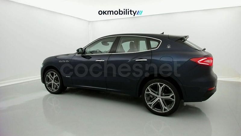 Usado Maserati Levante 350 CV (257 kW) 2021 Azul SUV