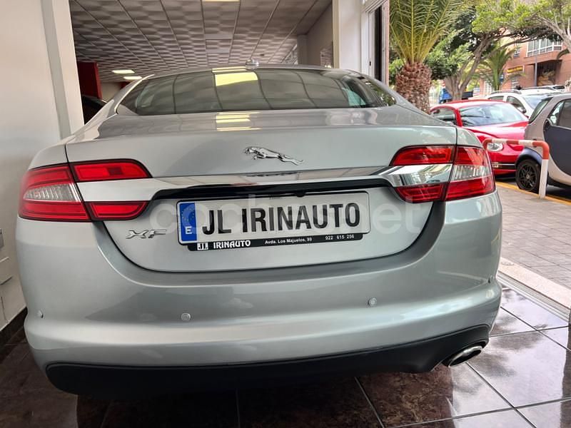 Usado Jaguar XF Luxury 200 CV (147 kW) 2014 Gris / plata Berlina