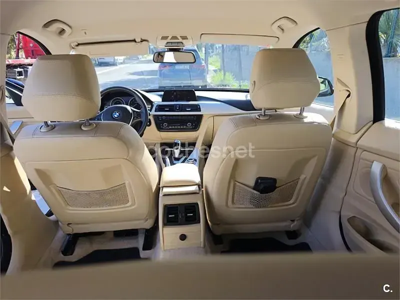 Usado BMW 318 143 CV (105 kW) 2014 Azul Berlina