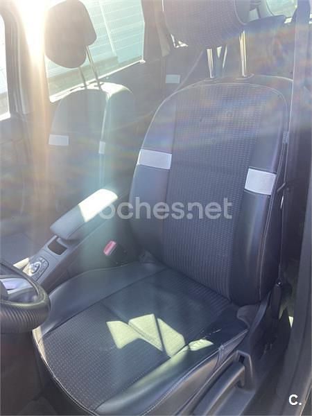 Usado Renault Scénic III Bose Edition 130 CV (95 kW) 2011 Negro Monovolumen