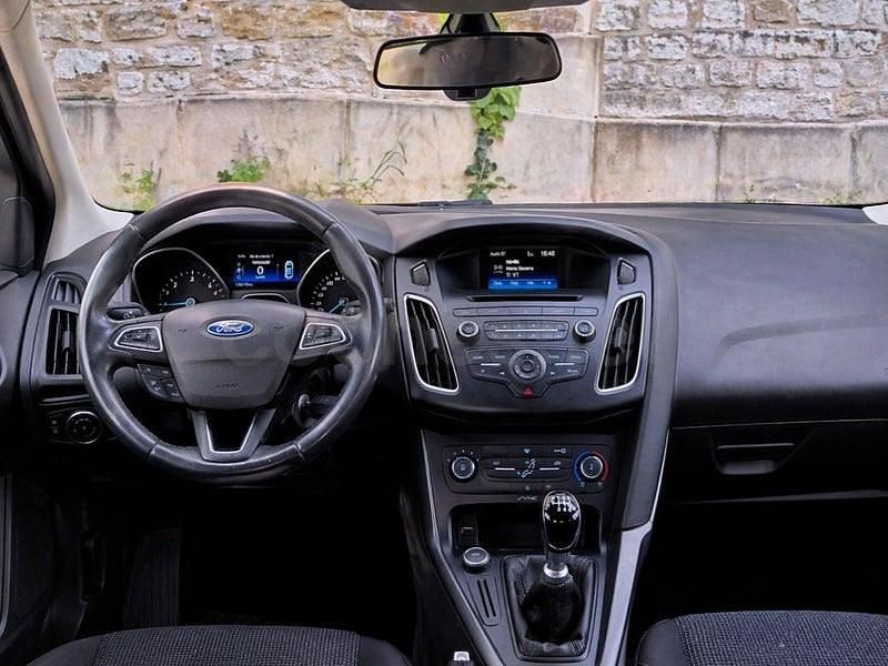 Brugt Ford Focus Trend 95 HK (69 kW) 2015 Hvid Sedan