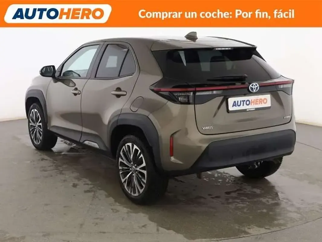 Begagnad Toyota Yaris Cross Style 120 HK (88 kW) 2022 Grön SUV