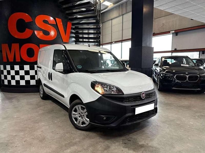 Usado Fiat Doblò 95 CV (69 kW) 2021 Blanco Monovolumen