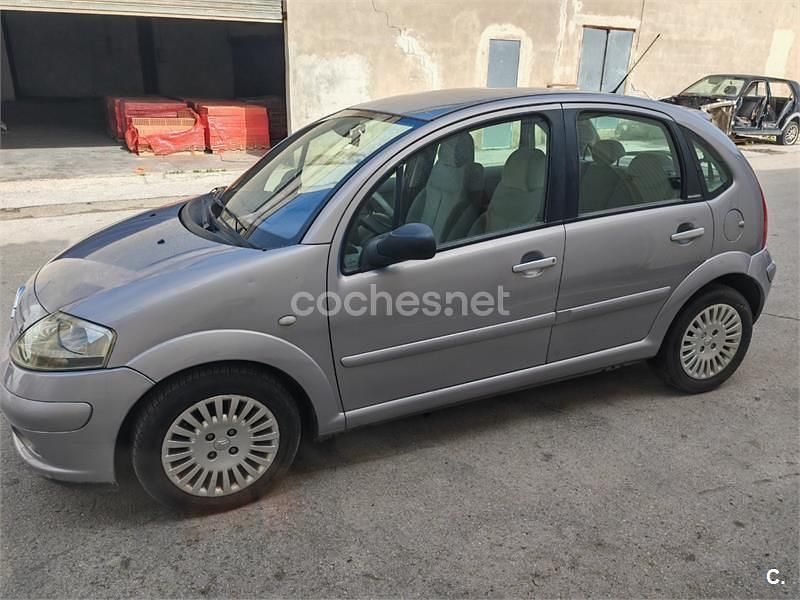 Usado Citroën C3 Exclusive 70 CV (51 kW) 2004 Gris / plata Berlina