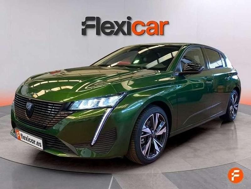 Usado Peugeot 308 Allure 131 CV (96 kW) 2022 Verde Utilitario