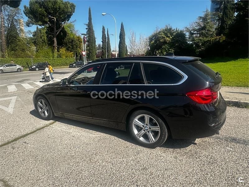 Usado BMW 318 150 CV (110 kW) 2017 Negro Familiar