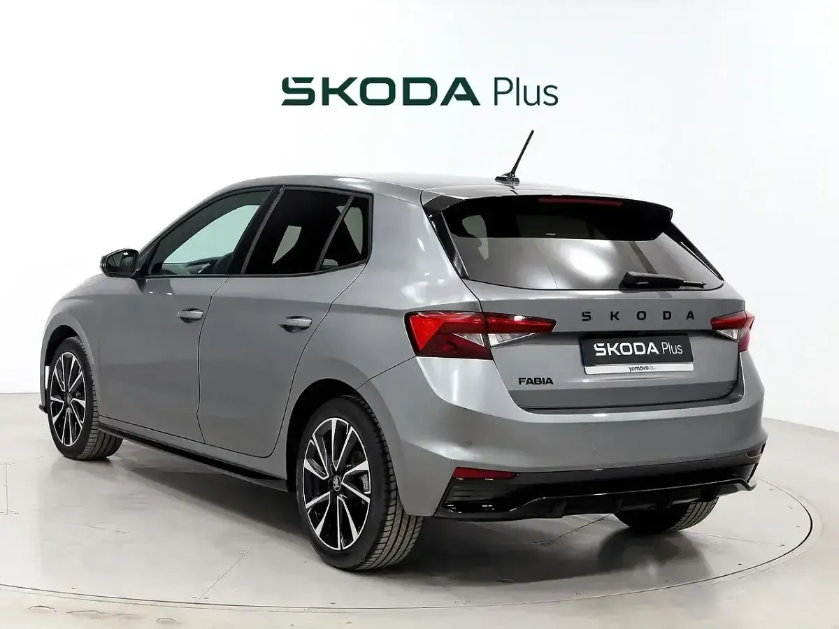 Usado Skoda Fabia Monte Carlo 116 CV (85 kW) 2025 Gris Utilitario