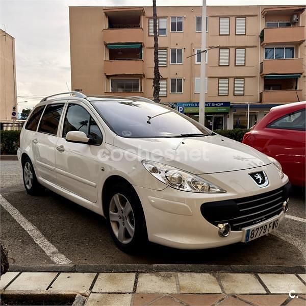Usado Peugeot 307 110 CV (80 kW) 2007 Blanco Familiar