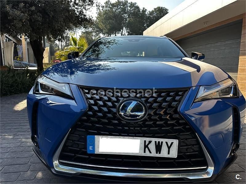 Usado Lexus UX Business Edition 184 CV (135 kW) 2019 Azul SUV