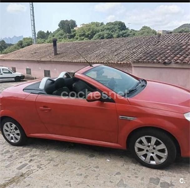 Rojo Usado 2006 Opel Tigra Enjoy Descapotable | 6700 € - Imagen 1/3