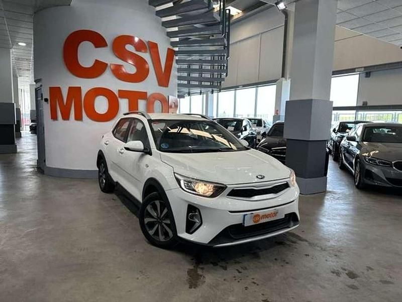 Usado Kia Stonic 101 CV (74 kW) 2021 Blanco SUV