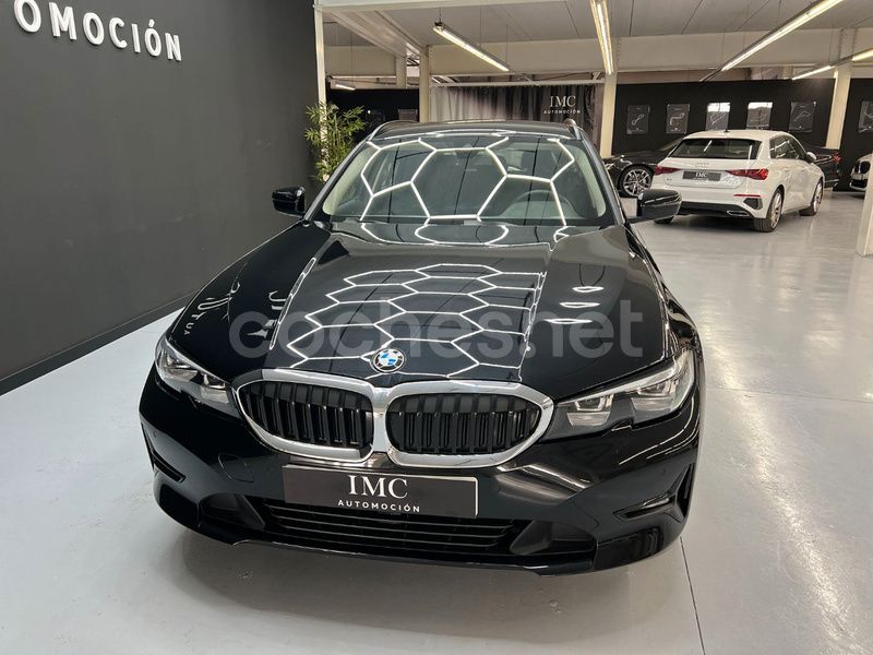 Usado BMW 318 150 CV (110 kW) 2022 Negro Familiar