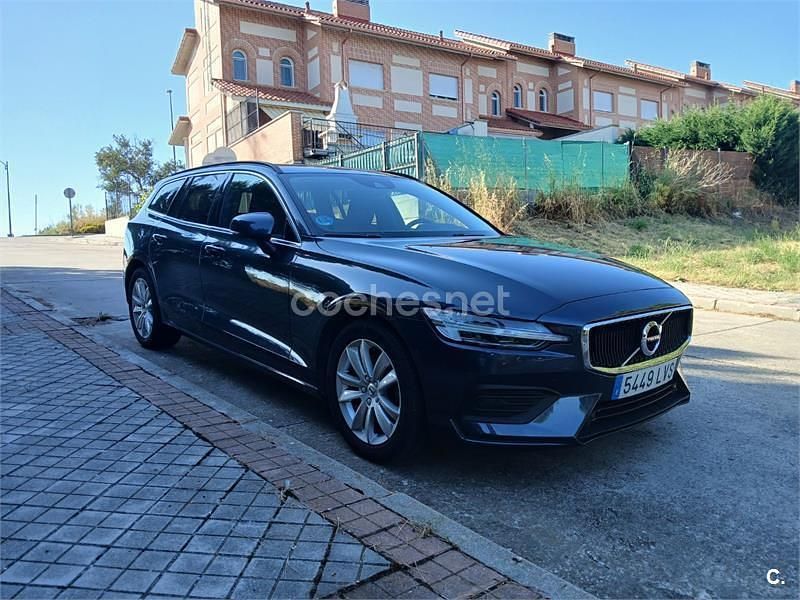 Azul Usado 2021 Volvo V60 Momentum Familiar | 17.300 € (Precio justo) - Imagen 1/4