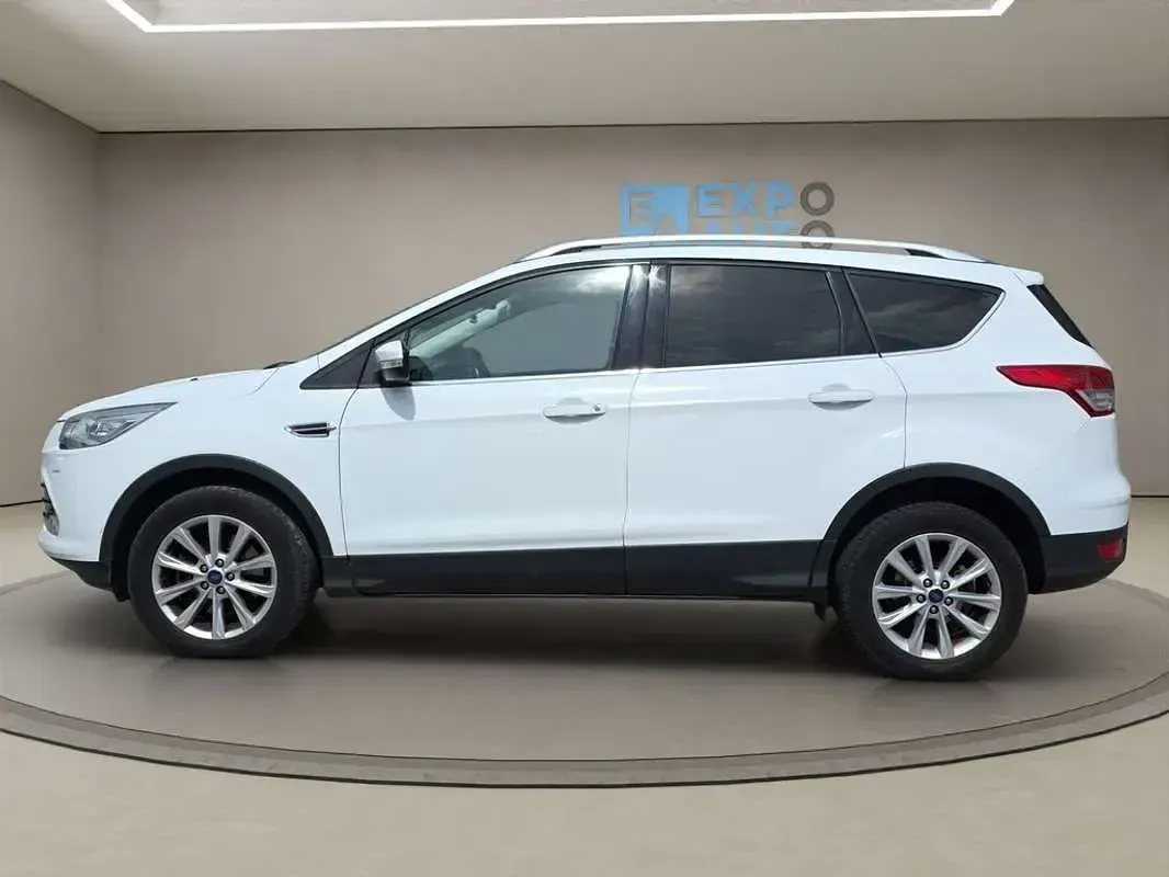 Używany Ford Kuga Titanium 120 KM (88 kW) 2015 Biały SUV